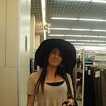avec chapeau