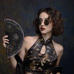 Lara à l'éventail