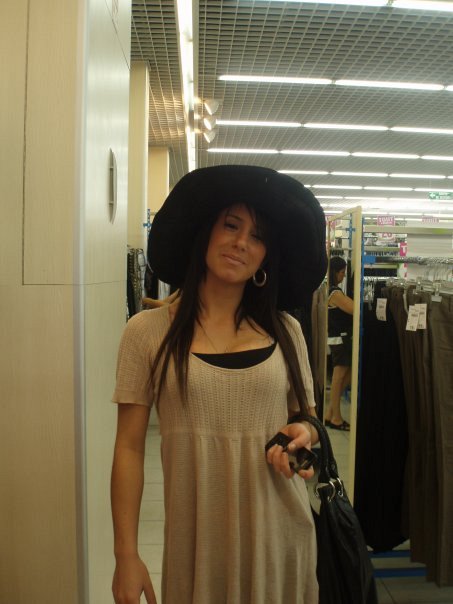 avec chapeau