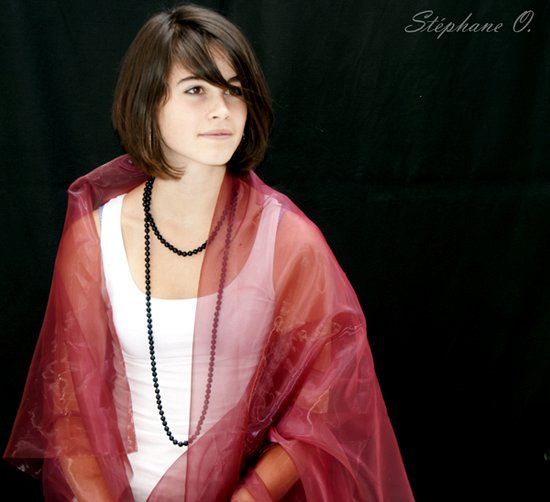 Fille en rouge