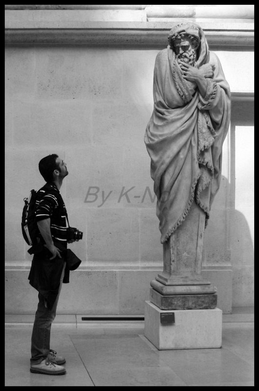 Qui regarde qui ?