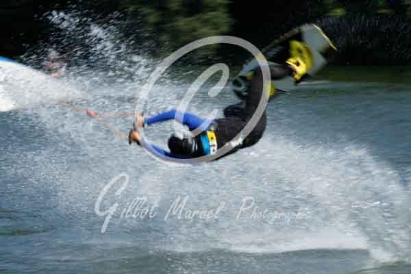 THE SPIN : LE SEUL TÉLÉSKI NAUTIQUE EN BELGIQUE